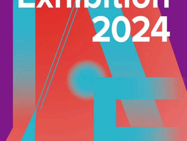 8/17、8/18、アトリエの有志による作品展が終わりました。講師含む39名の作品が展示され、文化祭と作品展、アートフリマが混ざったような活気ある展示会となりました。